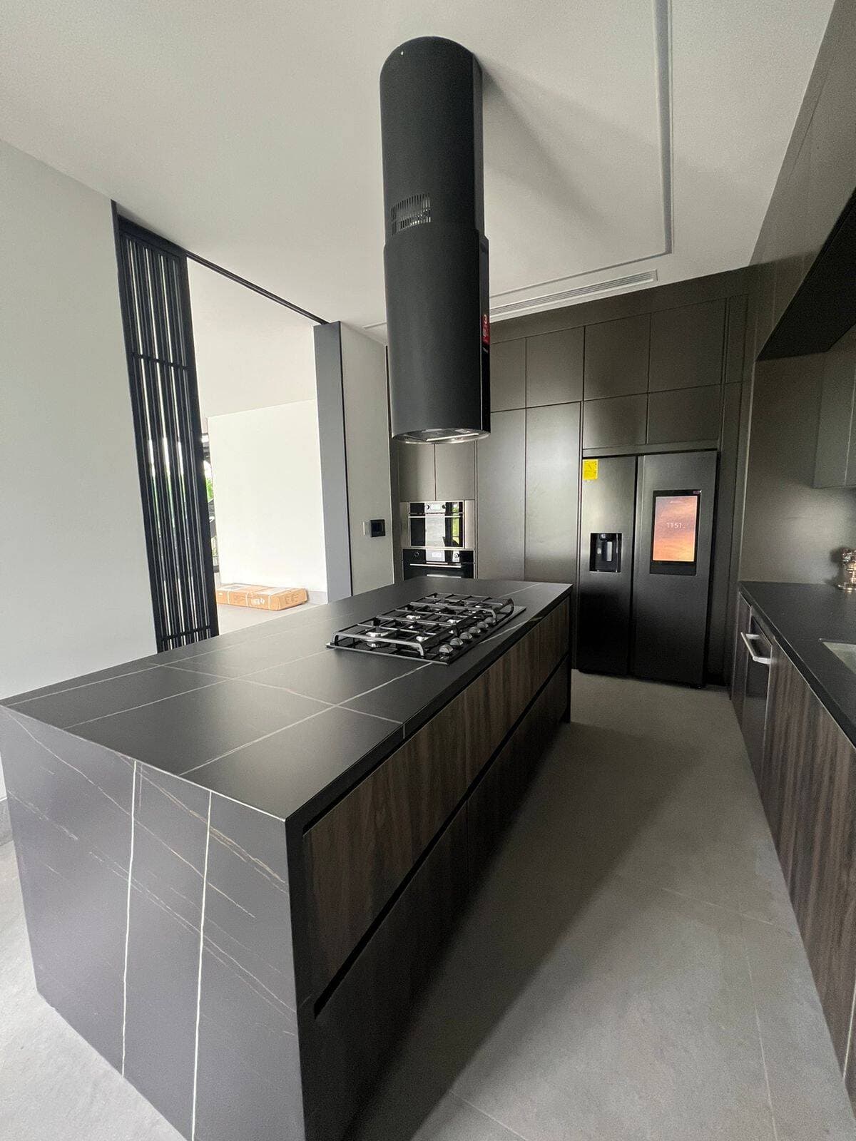 BELLA CASA MINIMALISTA AL LAGO EN PACIFICA DE ESTRENO — foto 3