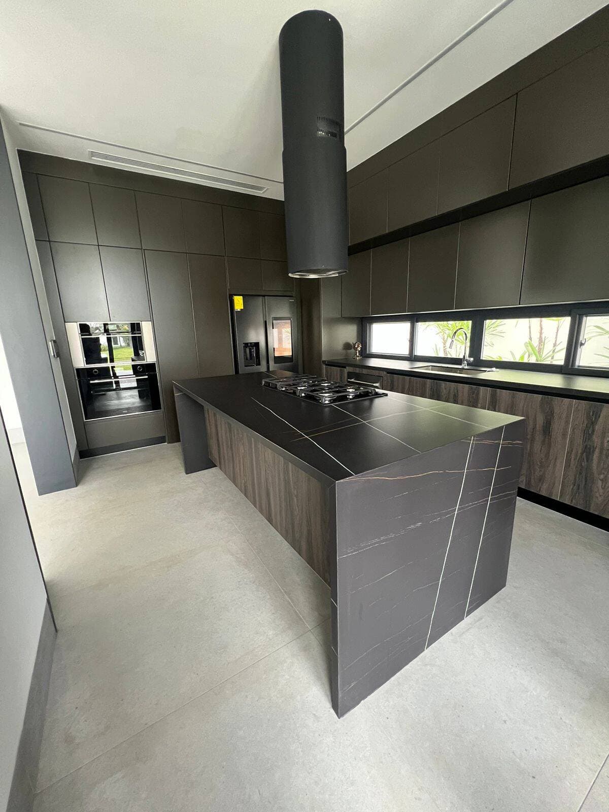 BELLA CASA MINIMALISTA AL LAGO EN PACIFICA DE ESTRENO — foto 2