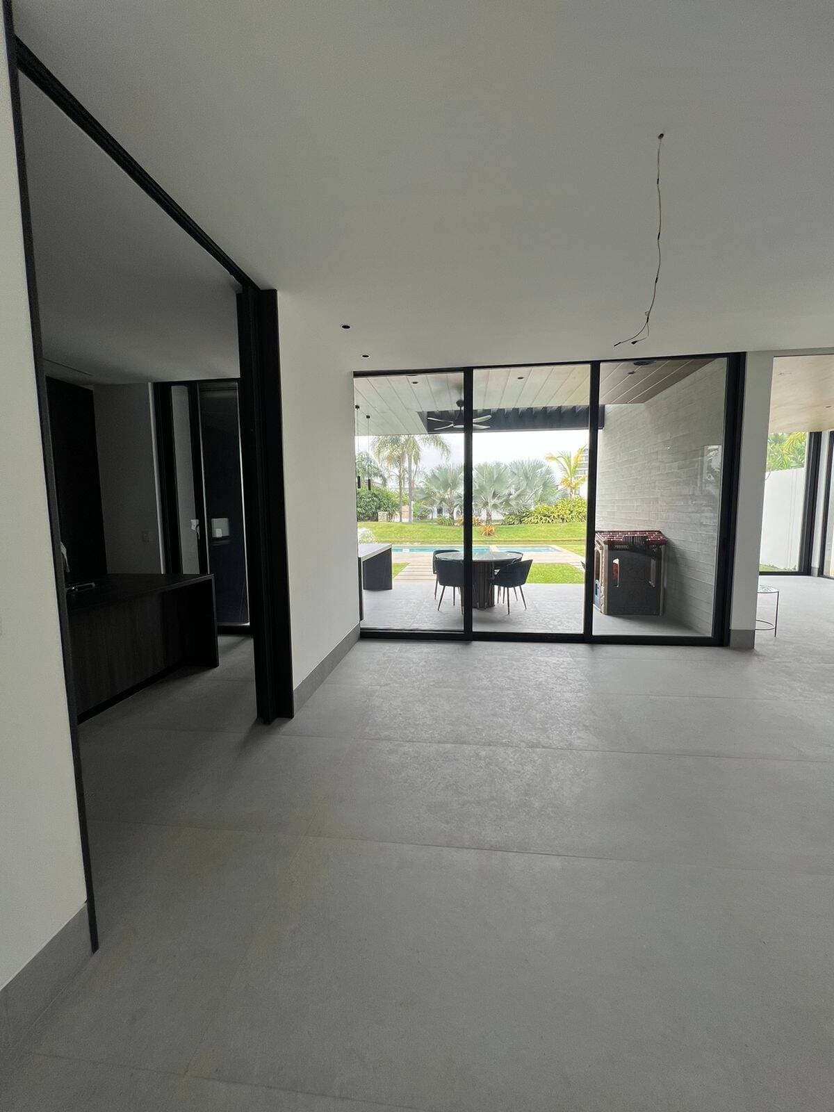BELLA CASA MINIMALISTA AL LAGO EN PACIFICA DE ESTRENO — foto 8