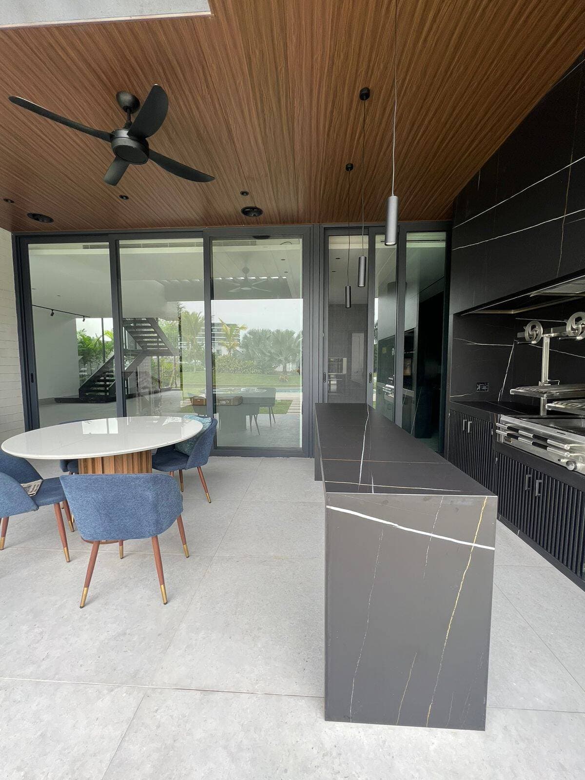 BELLA CASA MINIMALISTA AL LAGO EN PACIFICA DE ESTRENO — foto 10