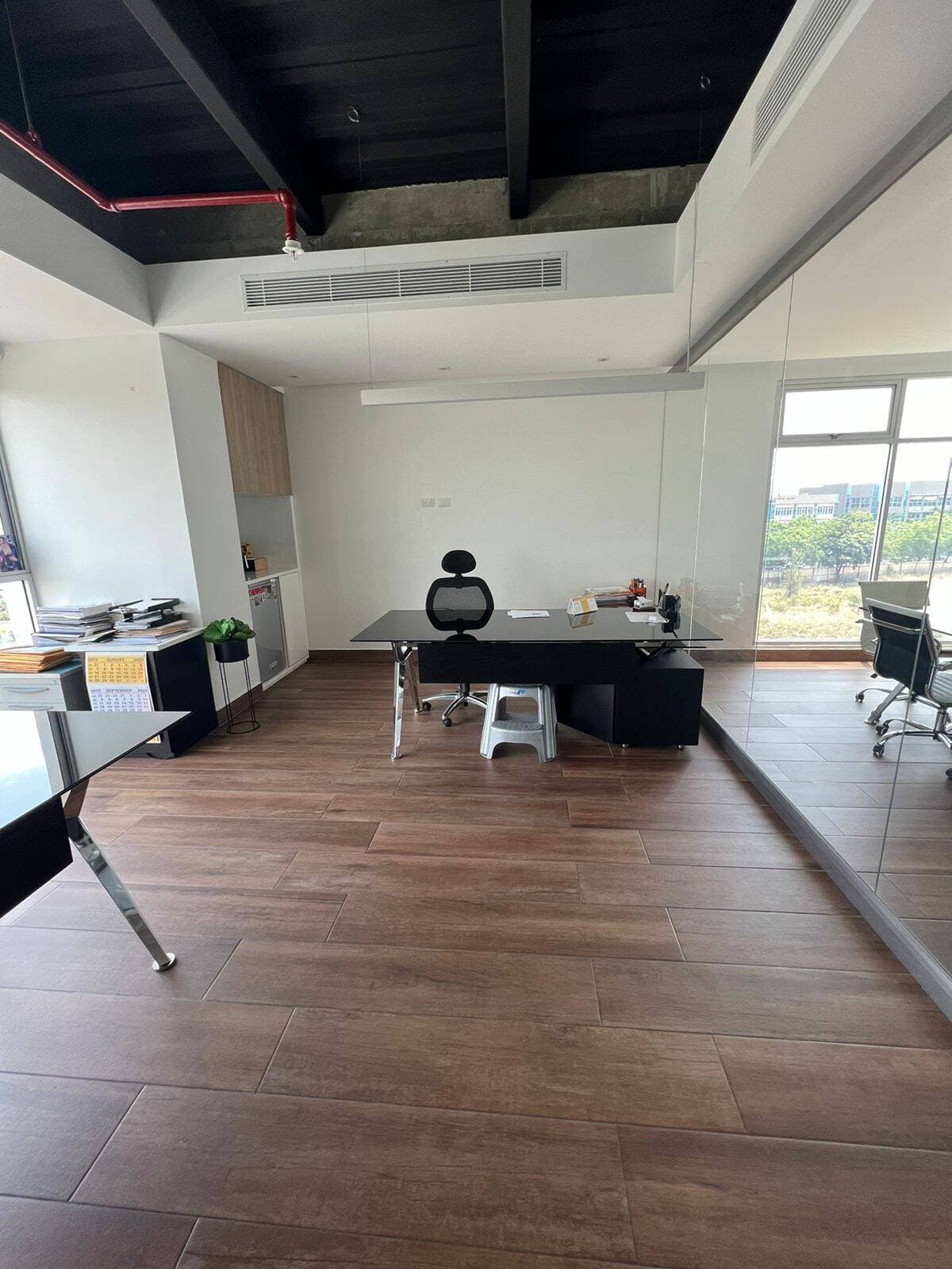 OFICINA LOS ARCOS AMOBLADA ALQUILER O VENTA MODERNA — foto 11