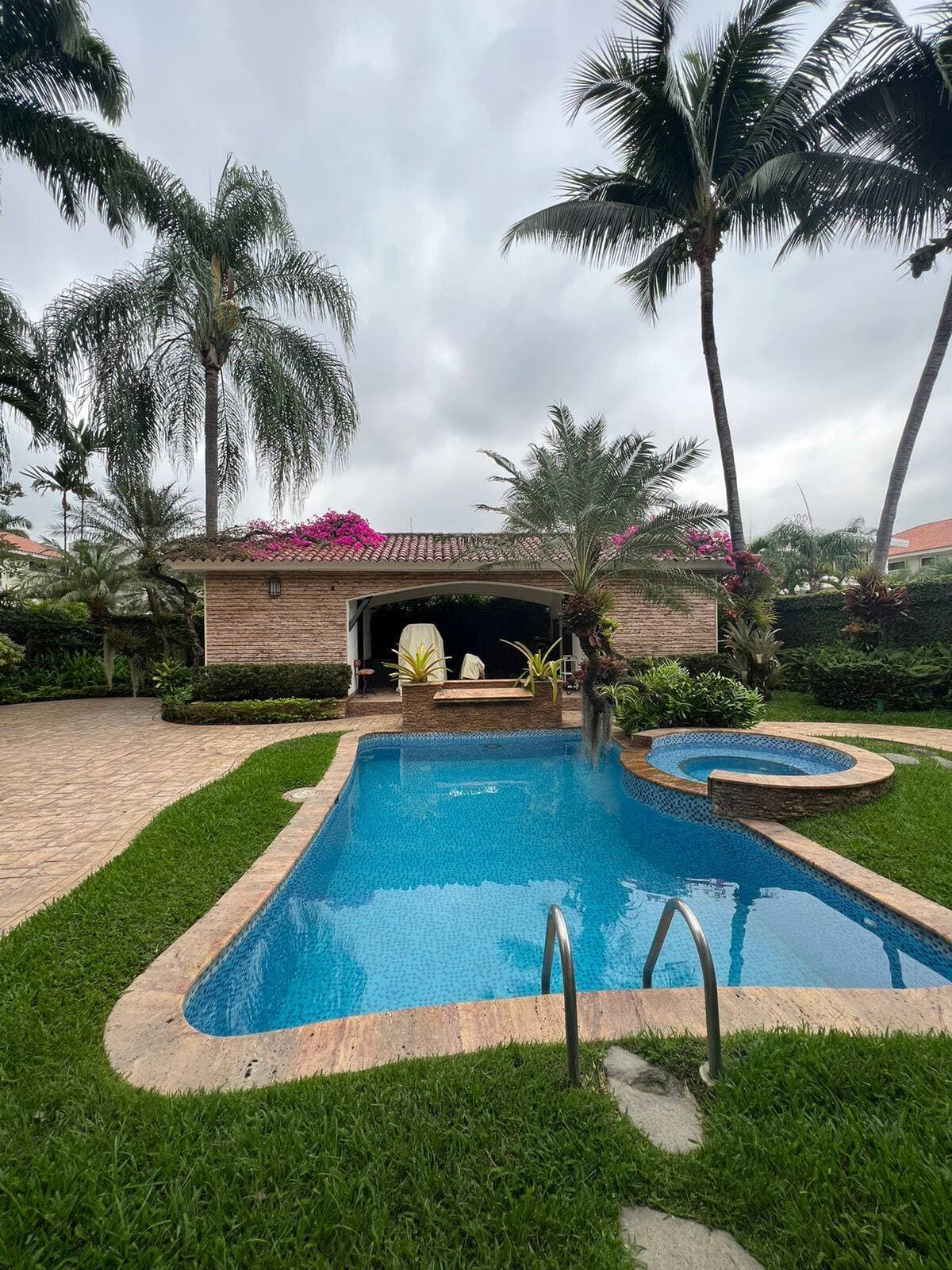 CASTELAGO LINDA CASA EN VENTA AMBIENTES COMODOS — foto 6
