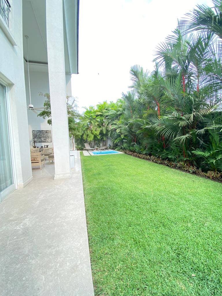 RIBERAS DE BATAN ESPECTACULAR CASA DE LUJO — foto 12
