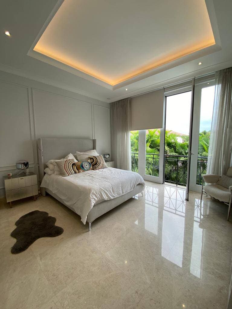 RIBERAS DE BATAN ESPECTACULAR CASA DE LUJO — foto 13