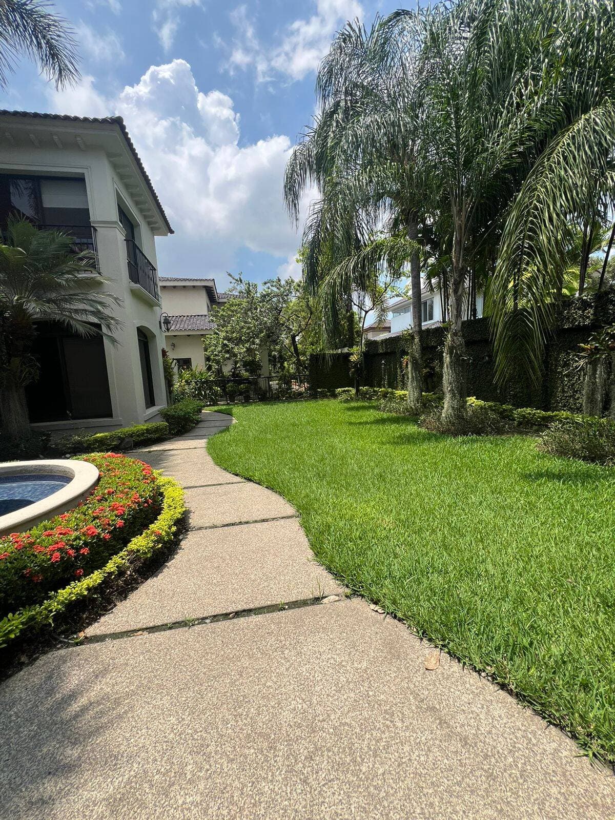 ALQUILER RIBERAS DE BATAN VILLA DE 5 DORMITORIOS — foto 1