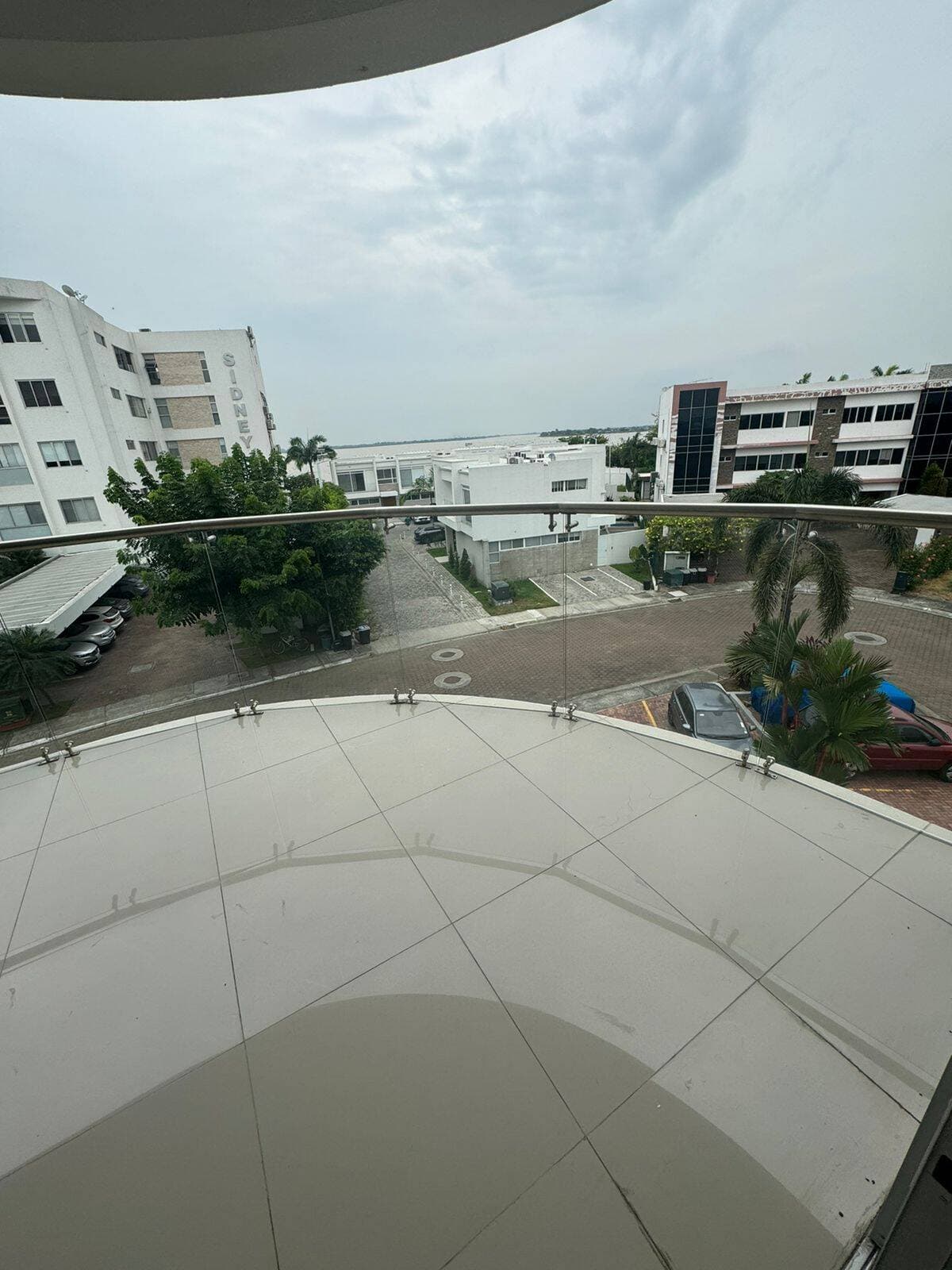 DUBAI DEPARTAMENTO AMPLIO CON BALCON 203 MTS — foto 3