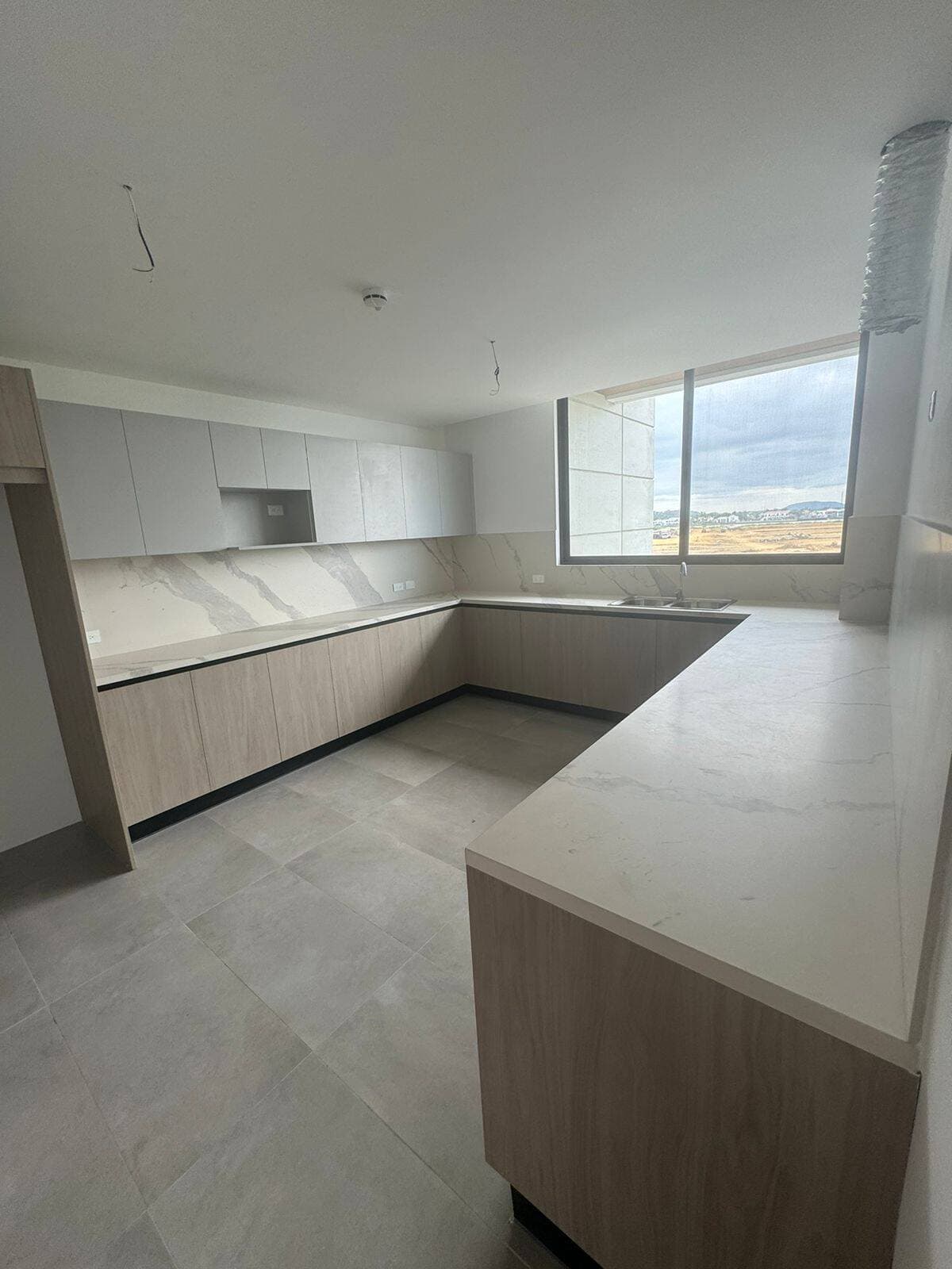 DEPARTAMENTO CON BALCON DE ESTRENO EN ICON BAY — foto 4