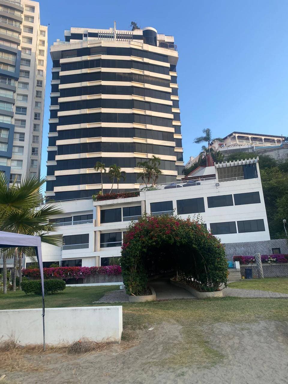 PENTHOUSE EN PUNTA BLANCA 500 MTS2 US$B 650.000 — foto 2