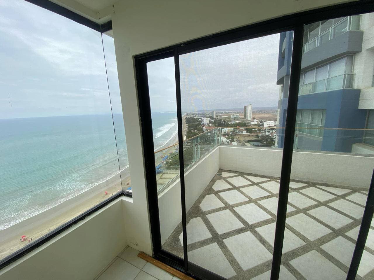 PENTHOUSE EN PUNTA BLANCA 500 MTS2 US$B 650.000 — foto 3