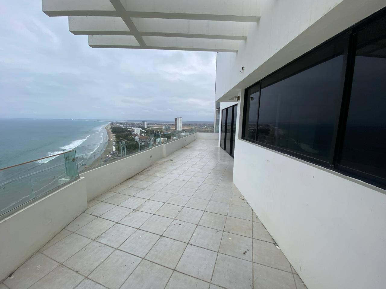 PENTHOUSE EN PUNTA BLANCA 500 MTS2 US$B 650.000 — foto 12