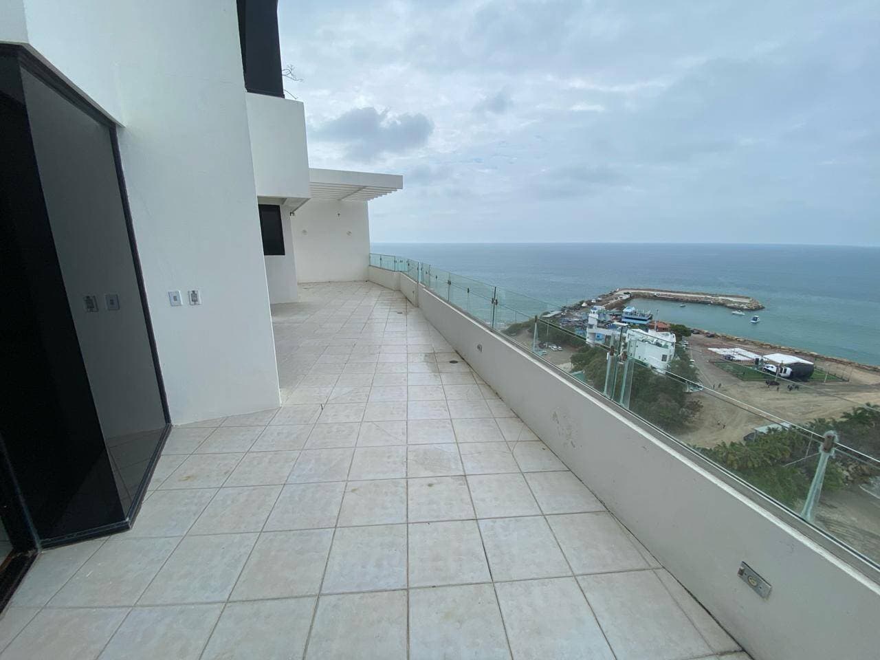 PENTHOUSE EN PUNTA BLANCA 500 MTS2 US$B 650.000 — foto 15
