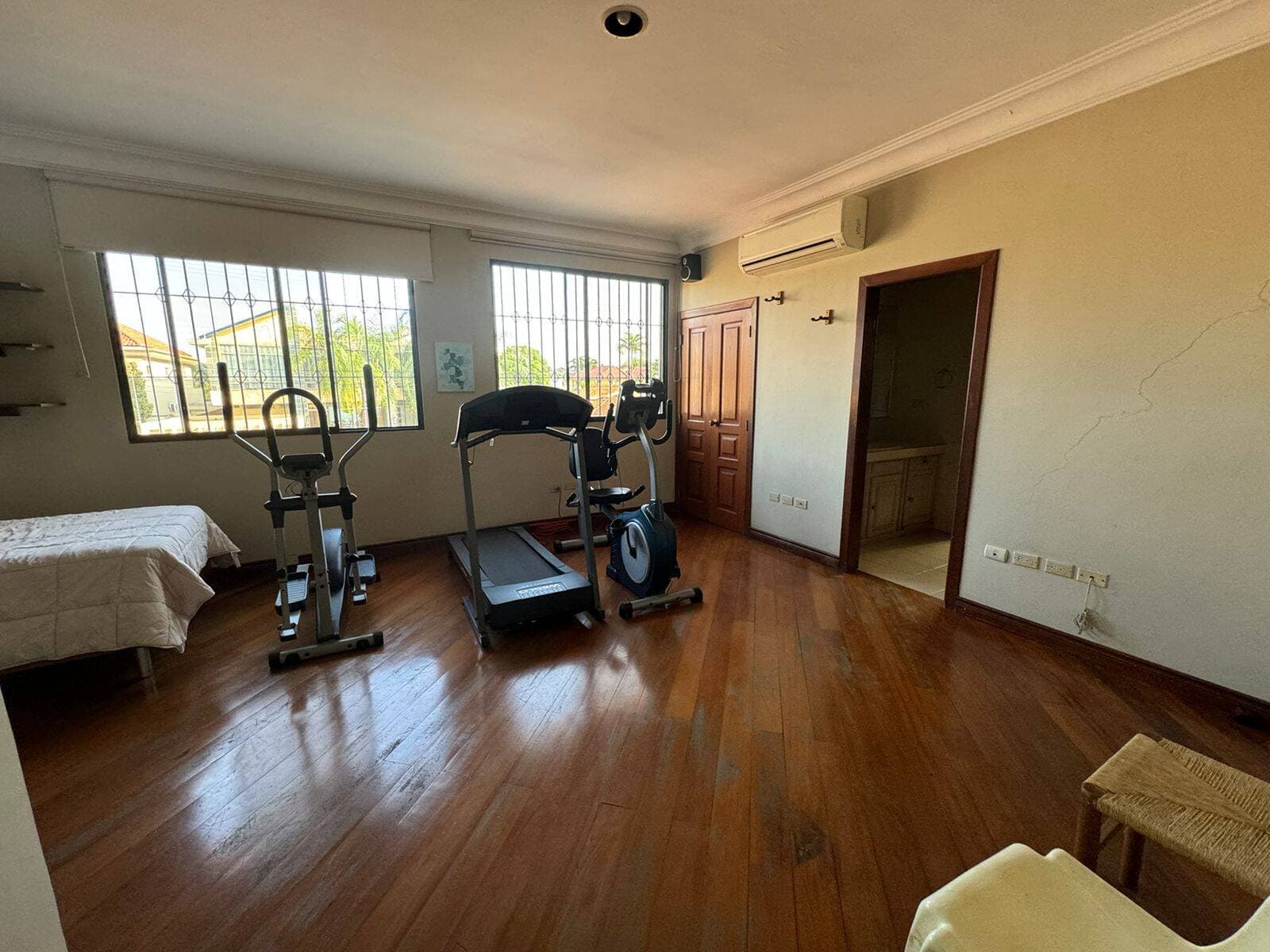 EL RIOVILLA CON AMPLIO TERRENO AL LAGO — foto 8