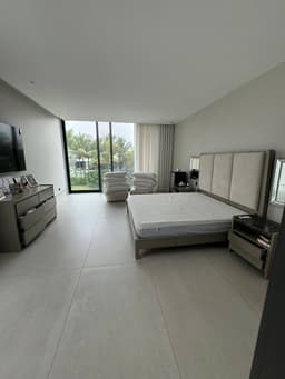 MODERNISIMA VILLA DE LUJO AL LAGO  MINIMALISTA NUEVA DE REVISTA