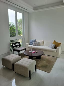 VILLA CON VISTA AL LAGO DE 4 DORMITORIOS, UNO ABAJO Y JACUZZI
