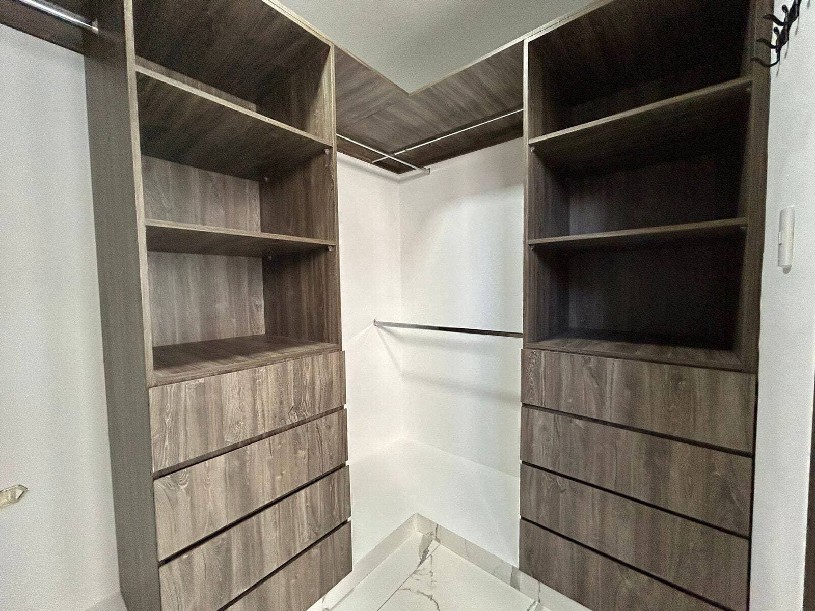 ALQUILER VILLA EN MOCOLI DE 3 DORMITORIOS 3.5 BANOS, PERGOLA — foto 1