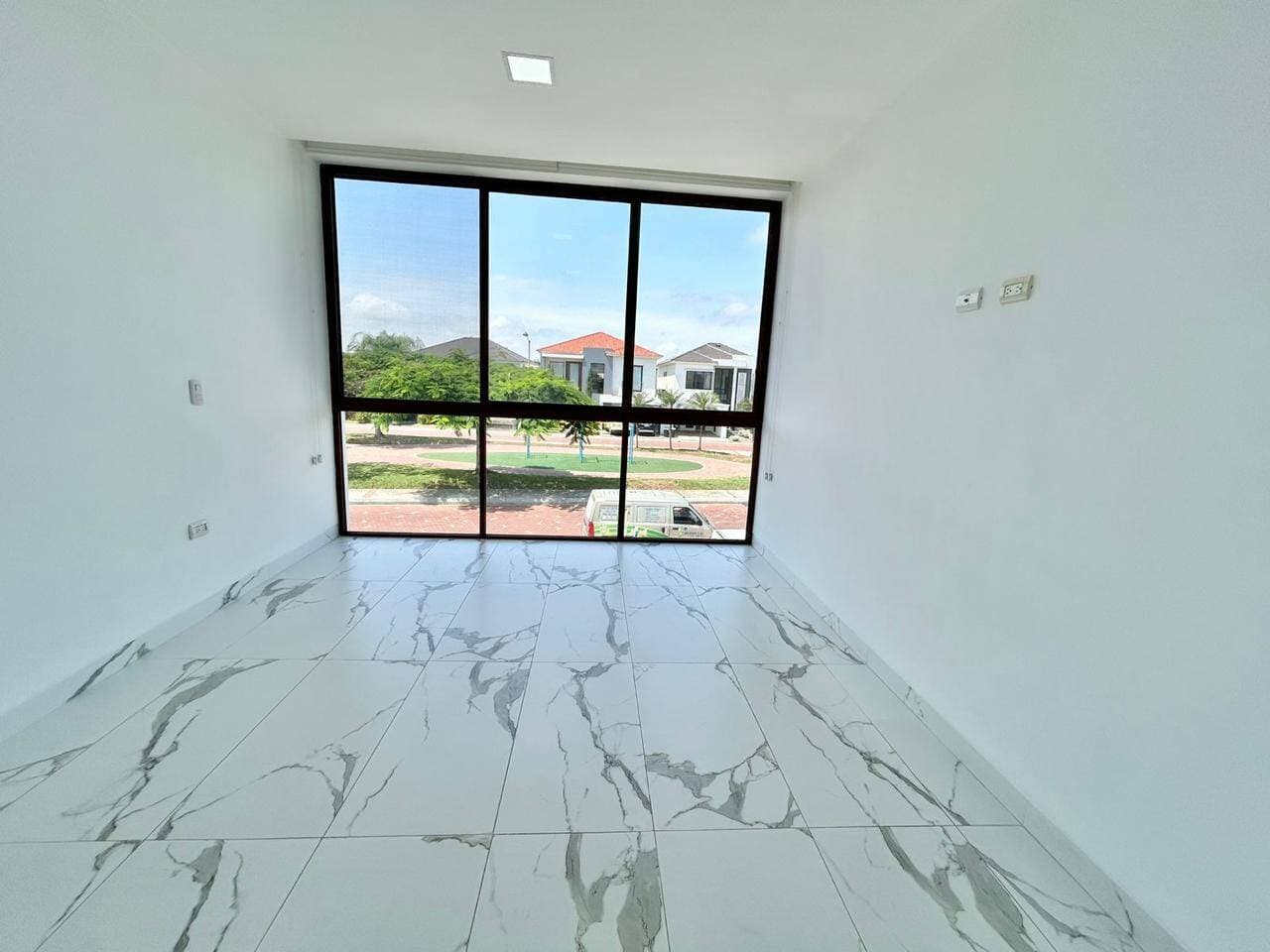 ALQUILER VILLA EN MOCOLI DE 3 DORMITORIOS 3.5 BANOS, PERGOLA — foto 8