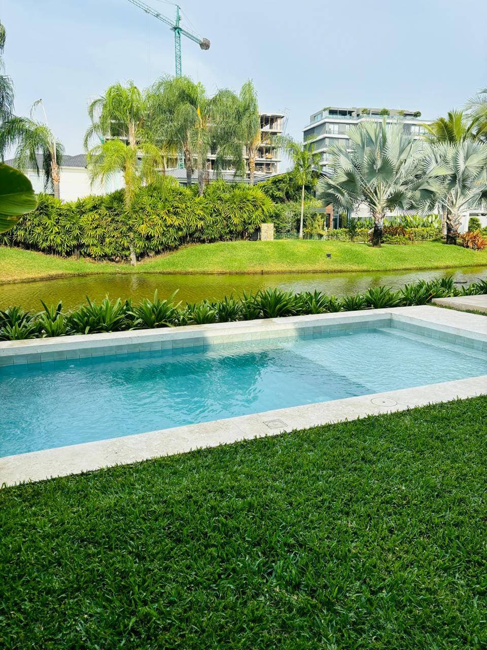 PACIFICA LINDA VILLA DE 4 DORMITORIOS PISCINA VISTA AL LAGO SEMIAMOBLADA — foto 12