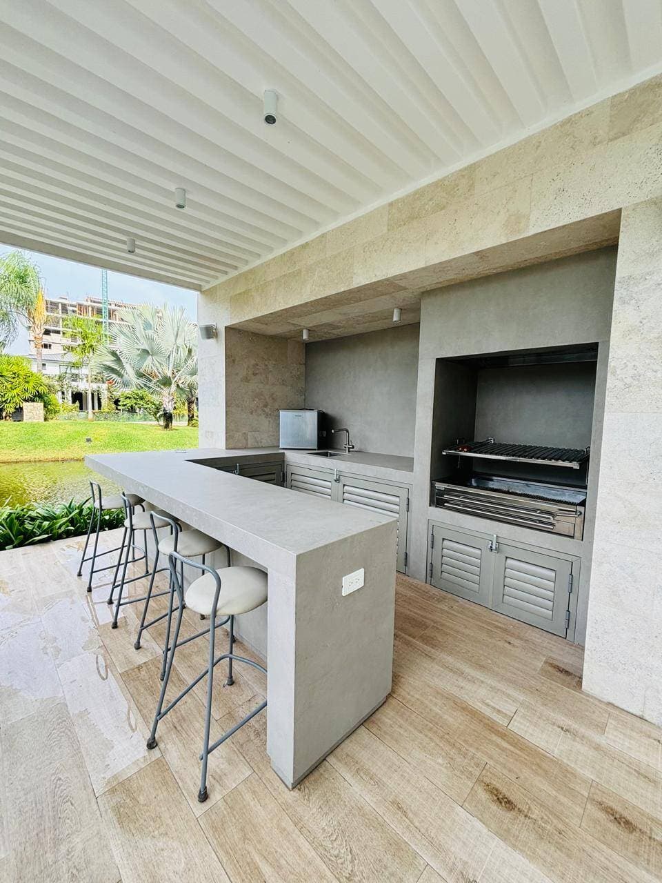 PACIFICA LINDA VILLA DE 4 DORMITORIOS PISCINA VISTA AL LAGO SEMIAMOBLADA — foto 15