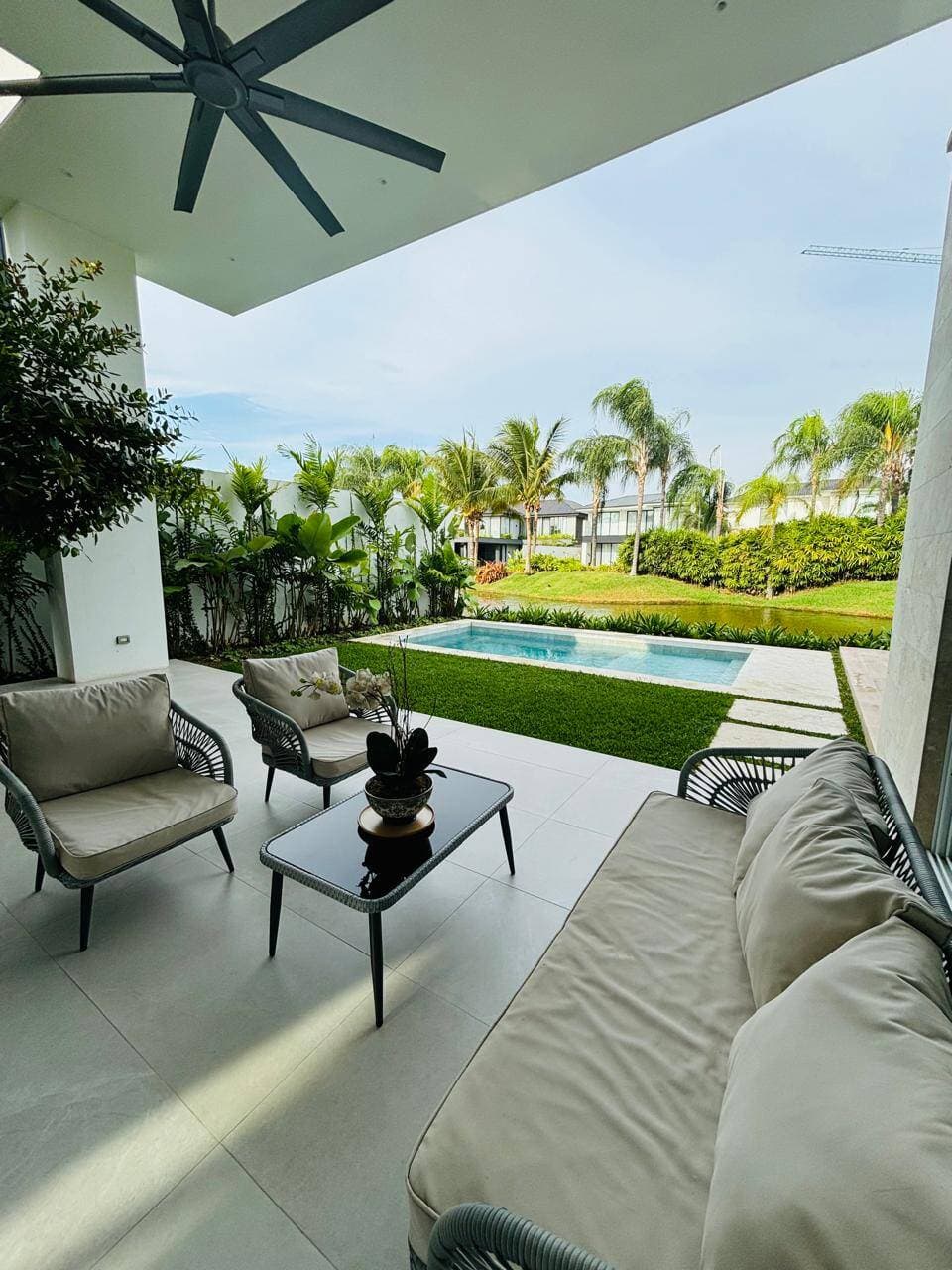 PACIFICA LINDA VILLA DE 4 DORMITORIOS PISCINA VISTA AL LAGO SEMIAMOBLADA — foto 13