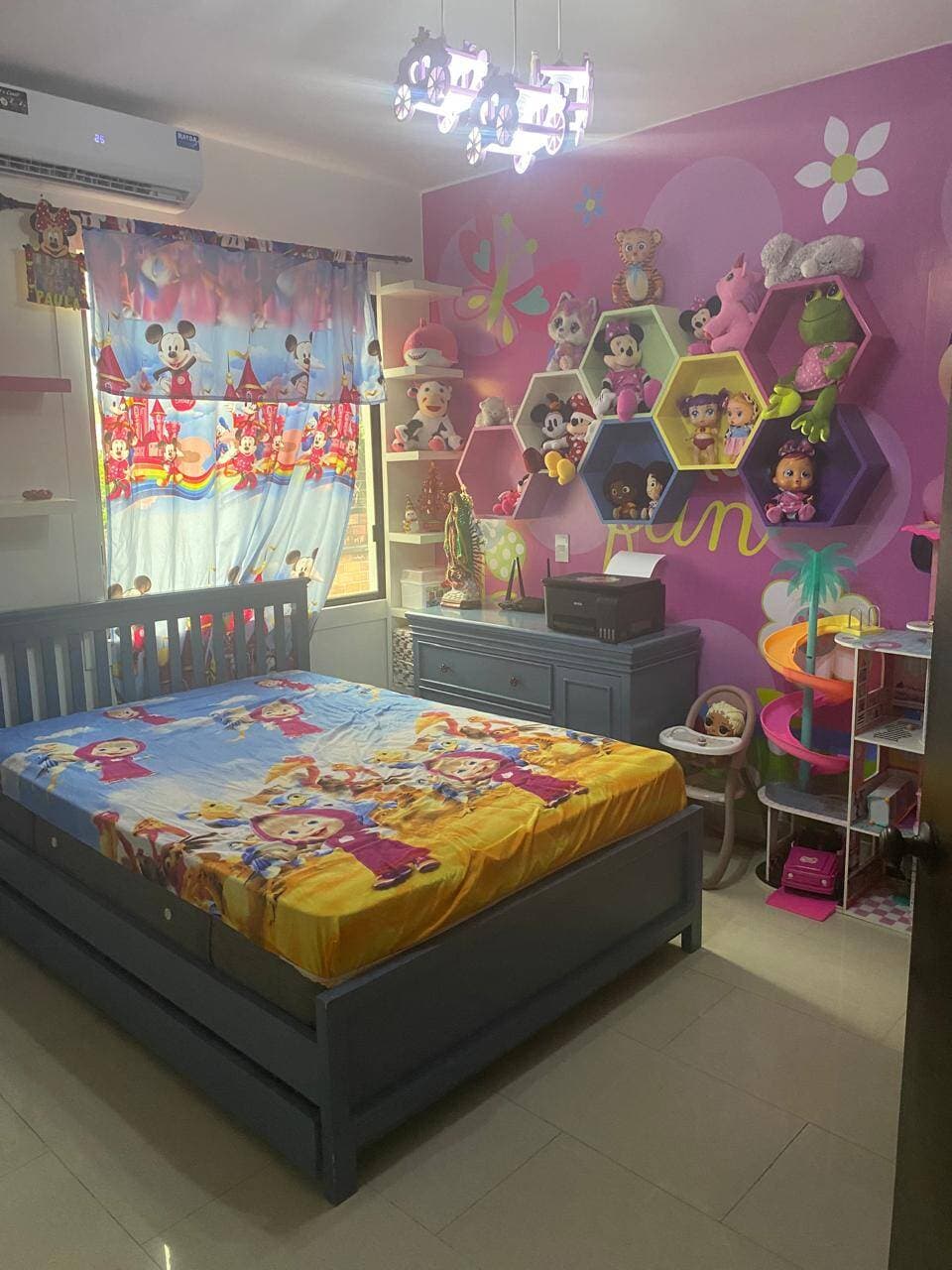 ENTRELAGOS VILLA DE 3 DORMITORIOS CON PISCINA — foto 1