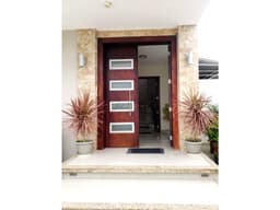 Hermosa casa en Urb Manta beach