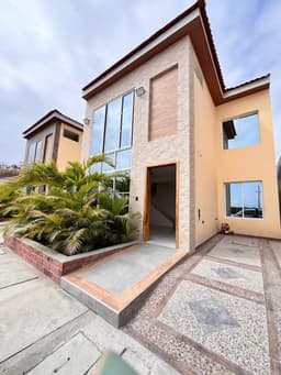 ???? ¡Vive en Confort y Ubicación Privilegiada! Townhouse en Venta – Conjunto Loma Dorada ????