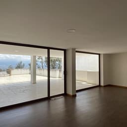 Venta amplio Departamento de 163m2 de 3 dormitorios en Nayón